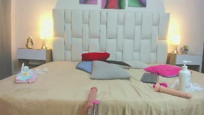 CamilaGonzalez2 live cam on Cam4