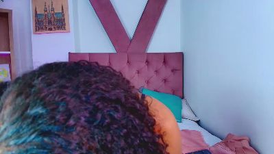 CamilaReyess live cam on Cam4