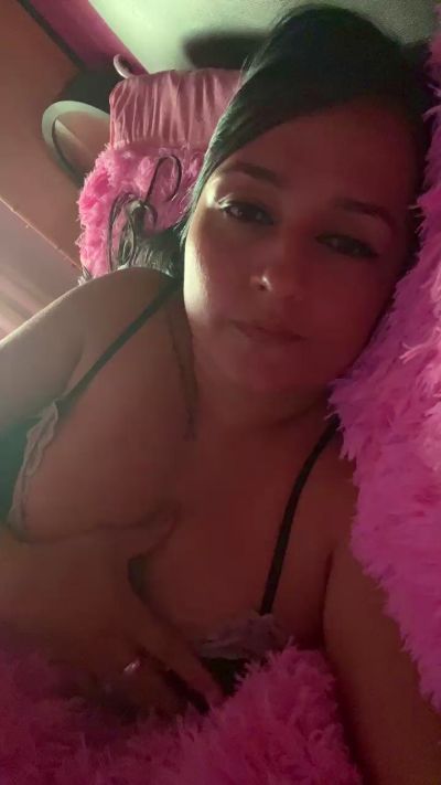 Camilahot09 live cam on Cam4