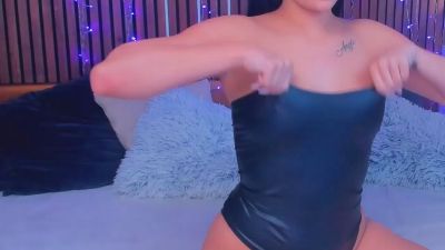 CamillaParis25 live cam on Cam4