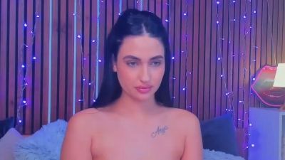 CamillaParis25 live cam on Cam4