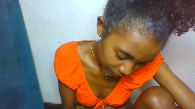 Camille0 live cam on Cam4