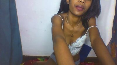 Camille0 live cam on Cam4