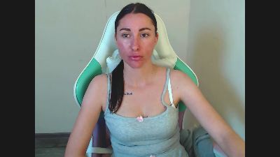 Cammila_horn live cam on Cam4