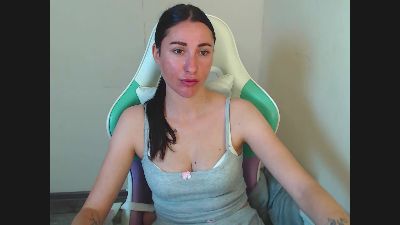 Cammila_horn live cam on Cam4
