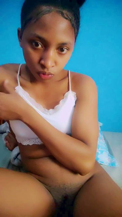Candis19 live cam on Cam4