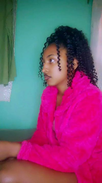 Candis19 live cam on Cam4
