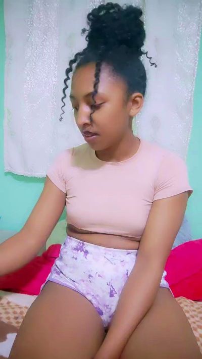 Candis19 live cam on Cam4