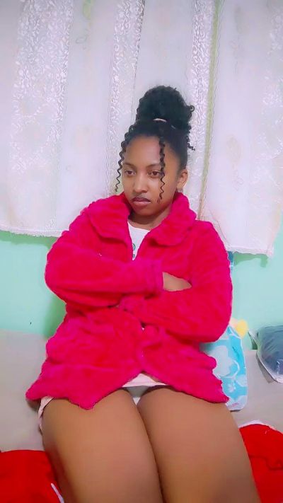 Candis19 live cam on Cam4