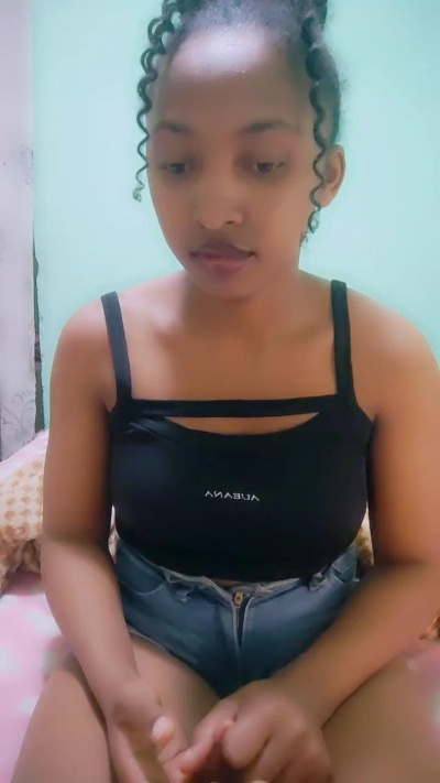Candis19 live cam on Cam4