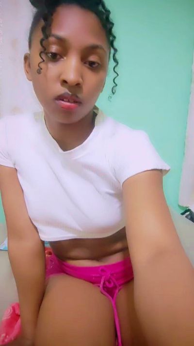 Candis19 live cam on Cam4