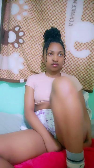 Candis19 live cam on Cam4