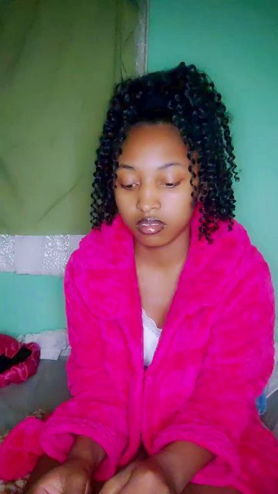 Candis19 live cam on Cam4
