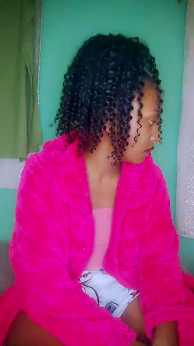 Candis19 live cam on Cam4
