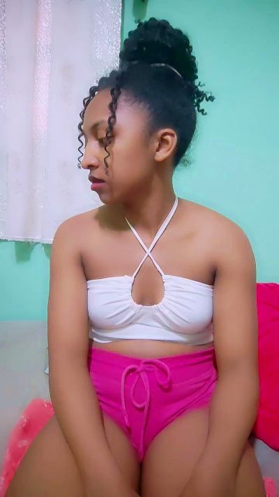 Candis19 live cam on Cam4