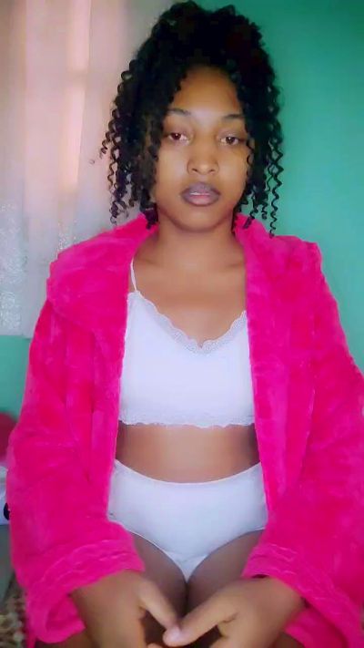 Candis19 live cam on Cam4