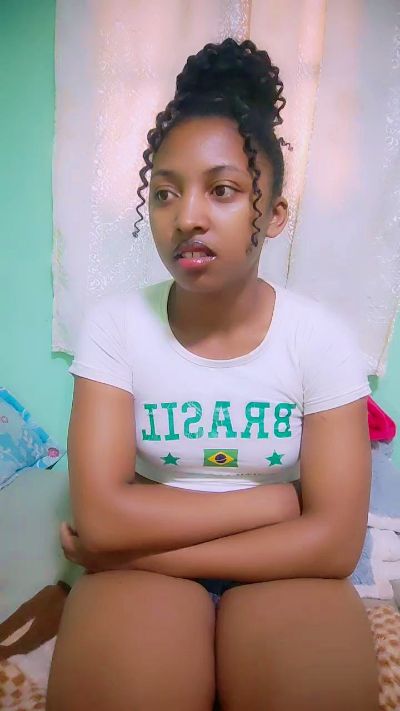 Candis19 live cam on Cam4