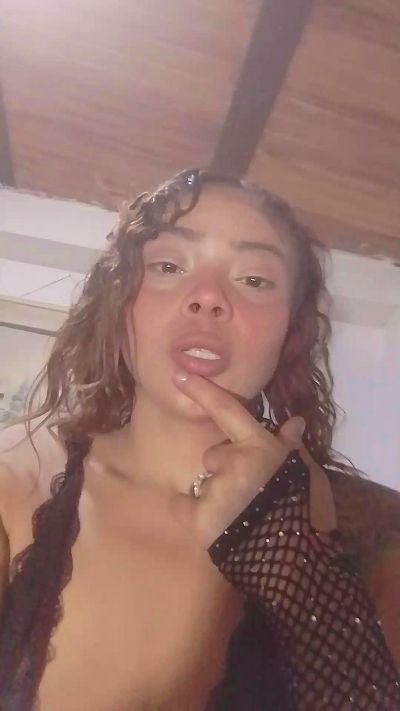 Candyfreemom live cam on Cam4