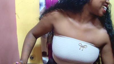 Canellia live cam on Cam4