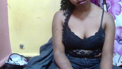 Canellia live cam on Cam4