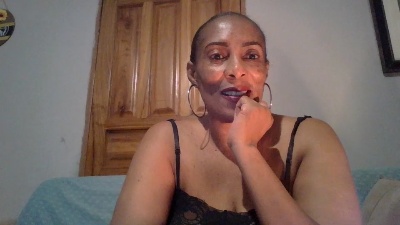 CaramelChoc live cam on Cam4