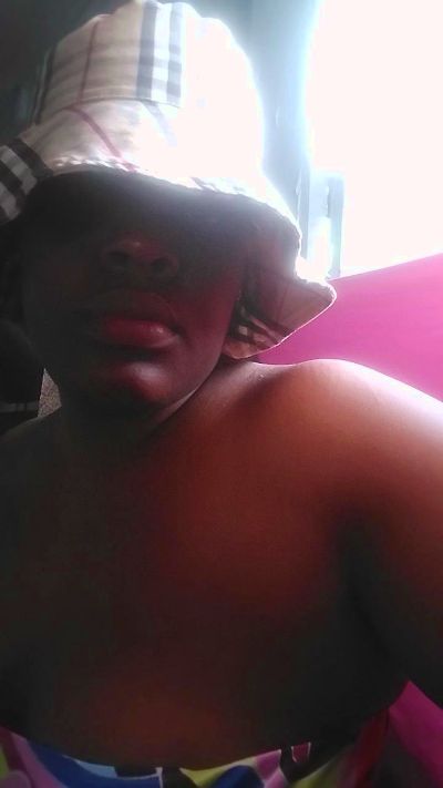 Caramelsweetie live female webcam from Netherlands