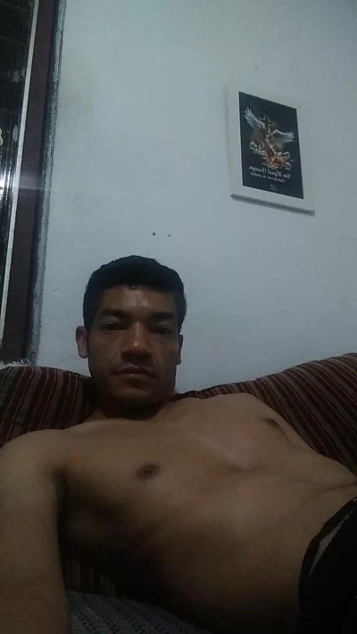 Caratougo live cam on Cam4