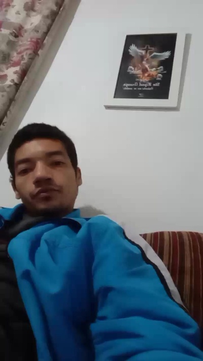 Caratougo live cam on Cam4