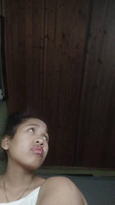 Caren05 live cam on Cam4