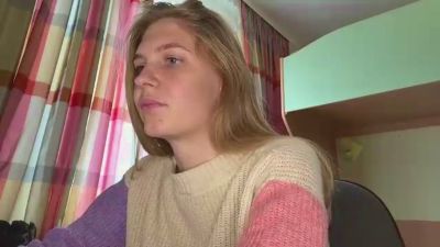 CarieWaltz live cam on Cam4