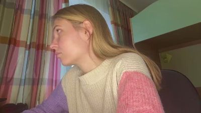 CarieWaltz live cam on Cam4