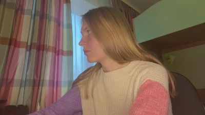 CarieWaltz live cam on Cam4