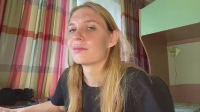 CarieWaltz live cam on Cam4