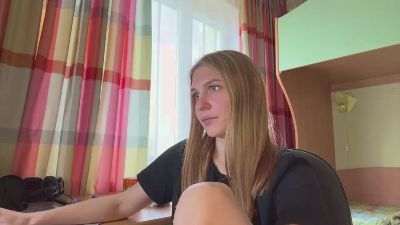 CarieWaltz live cam on Cam4