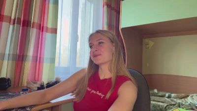 CarieWaltz live cam on Cam4