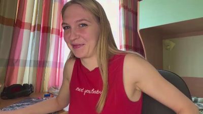 CarieWaltz live cam on Cam4