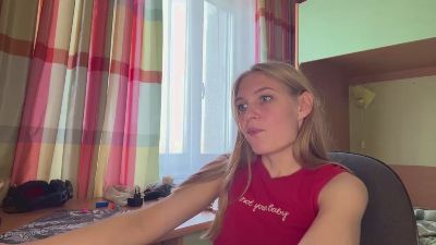 CarieWaltz live cam on Cam4