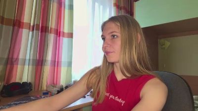 CarieWaltz live cam on Cam4
