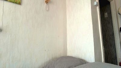 CarinaDrobot live cam on Cam4