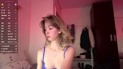 CarinaDrobot live cam on Cam4