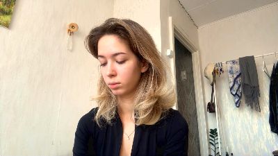 CarinaDrobot live cam on Cam4