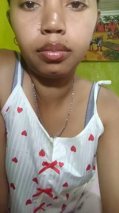 Carinahot02 live cam on Cam4