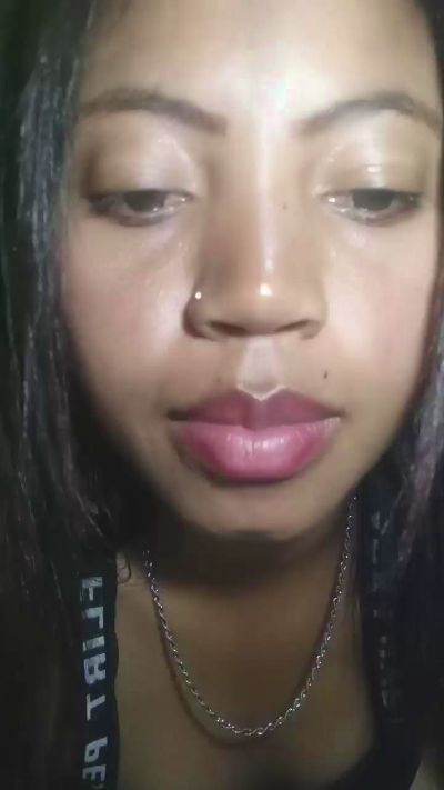 Carinahot02 live cam on Cam4
