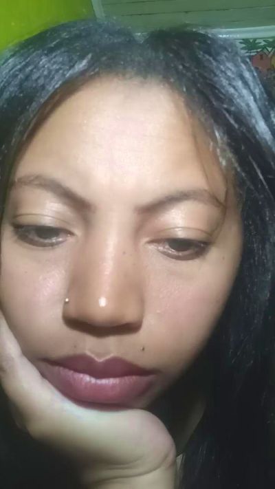 Carinahot02 live cam on Cam4