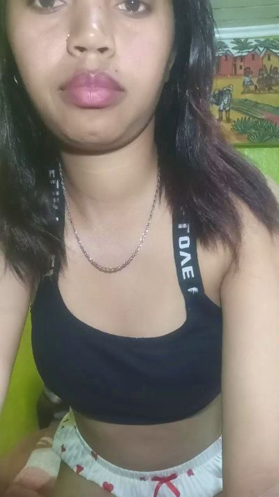 Carinahot02 live cam on Cam4