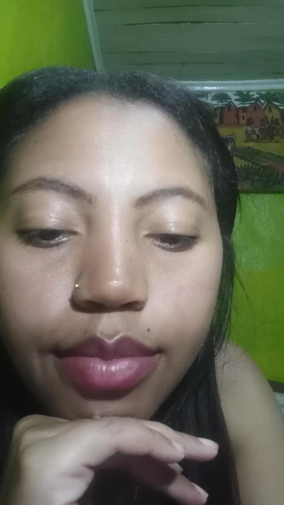 Carinahot02 live cam on Cam4