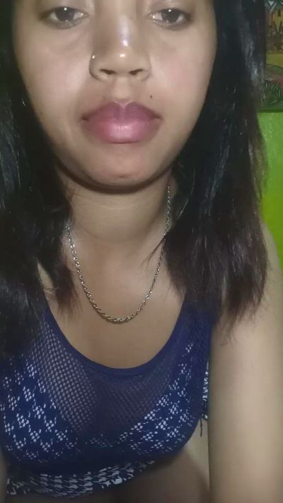 Carinahot02 live cam on Cam4