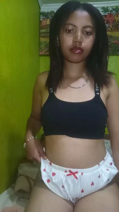 Carinahot02 live cam on Cam4