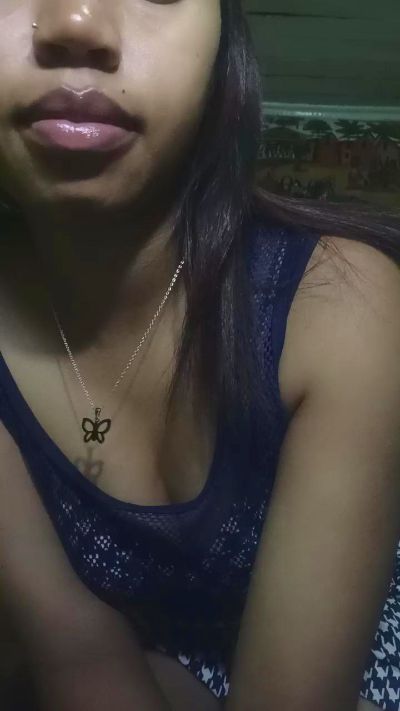 Carinahot02 live cam on Cam4