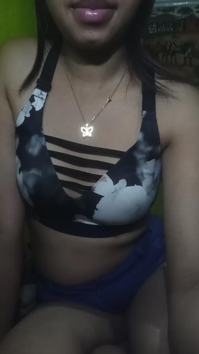 Carinahot02 live cam on Cam4